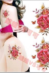 Skaista skaista sievietes pleca skaista skaista rožu zieda tetovējuma bilde