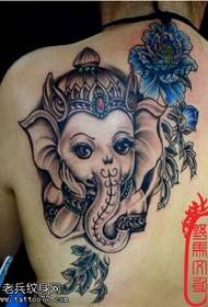 Skaists ziloņu tetovējums