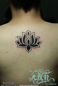 Simple big lotus tattoo patroon