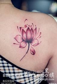 Paprastas ir šviežias dygliuotas lotoso tatuiruotės modelis