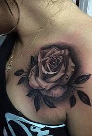 सुंदर खांद्यावर सुंदर गुलाब टॅटू नमुना चित्रे