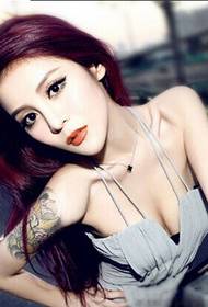 Korean sexy car model beautiful shoulder tattoo picture