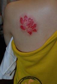 Enkelt og vakkert lotus tatoveringsmønster for jenter