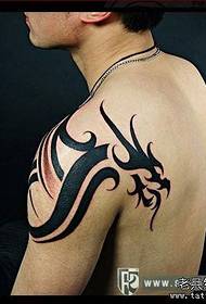 Ŝultro estas tre dominema totema ŝalmo-drako (1) tatuaje-ŝablono