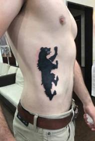 Татуювання бічної талії чоловічий хлопчик бокові талії ведмедик татуювання малюнок