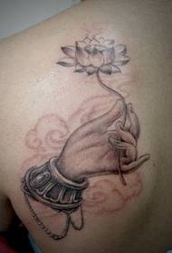 Modèle de tatouage d'épaule: modèle de tatouage de lotus d'épaule de bergamote