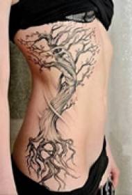 Tatuaj elegant cu talie mare de copac