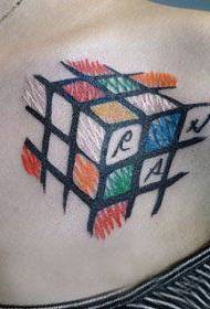 Рубикова коцка тетоважа на рамену девојчице