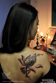 Padrão de tatuagem de lótus ombro beleza popular e bonita