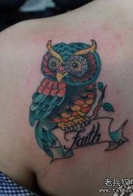 Woman shoulder color owl tattoo pattern