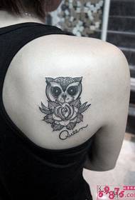 Rose Owl mainty sy fotsy tatoazy tatoazy