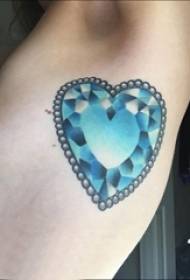 Mergaičių šoninis juosmuo ant mėlynos gradiento geometrinės linijos širdies formos deimantų tatuiruotės paveikslėliai