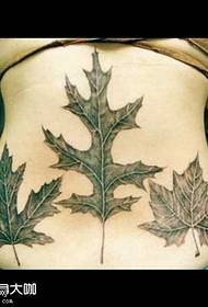 vzor tetovania v páse listov