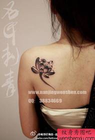 Girls' back shoulders fashion beautiful black and white freehand lotus tattoo pattern
