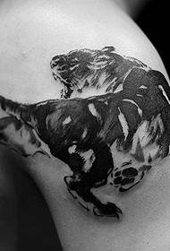 Ŝultra personeco, malantaŭa tigro tatuaje ŝablono