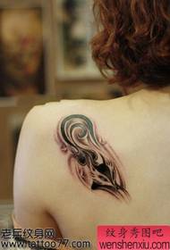 Beautiful shoulder fox tattoo pattern