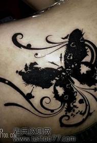 Vakre skuldre vakre mote totem sommerfugl tatoveringsmønster