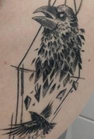Странична талия татуировка мъжко момче странична талия геометрия и врана татуировка снимка