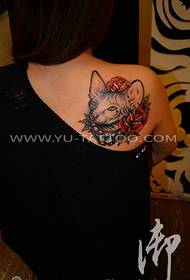 Female shoulder personality color cat tattoo pattern