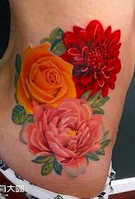 wzór tatuażu z kwiatkiem w talii 68410 - Wzorzec tatuażu muzycznego