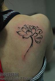 Ubuhle amahlombe amahle imfashini ye-lotus tattoo