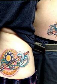 padrão de tatuagem clássico casal cintura flauta lua sol