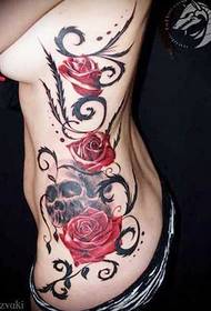 секси лепотица на струку лобање тетоважа ружа
