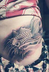 Patrón de tatuaje de cintura de pez dorado chino tradicional