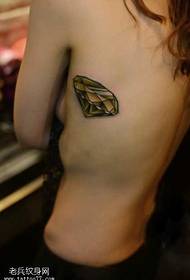 bočni struk ljepota dijamant tetovaža uzorak