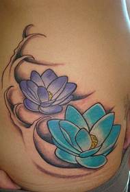 여자 허리 파란색과 보라색 연꽃 문신