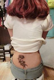 Sexy cailín lár páirce mermaid tattoo