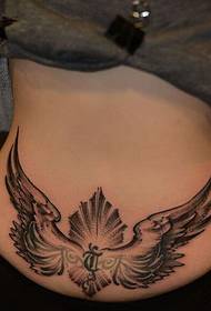 女性臀部翅膀梵文圖騰紋身圖案