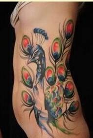 модни женски бочни струк паунова тетоважа узорак слике