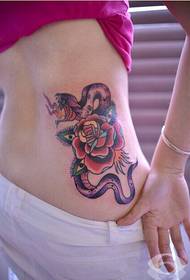 personlighed mode pige talje slange Billede med rose tatoveringsmønster