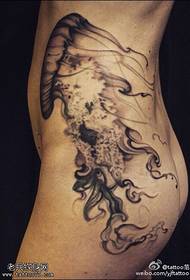 Класична шема на тетоважи со медуза