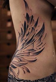 여성 측면 허리 아름다운 민첩한 날개 문신 패턴