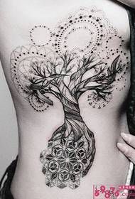 sexy talia drzewo życia kreatywny tatuaż obraz