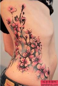 un patrón de tatuaxe de ameixa cintura lateral compartida pola rede de tatuaxes de tatuaxes