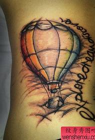 tetovējums ar vidukļa krāsas karstā gaisa balonu tetovējumu