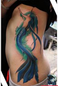 Ang sidsid sa babaye nga sikat nga sumbanan sa tattoo nga sirena