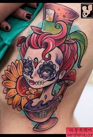 juosmens spalvos mergaičių tatuiruotės darbas