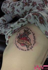 pukstēšana sarkana sirds angļu vidukļa tetovējums attēls