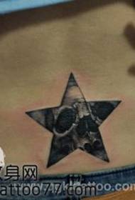 pięcioramienny wzór tatuażu starskull w talii