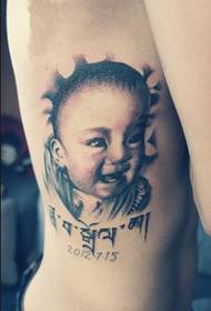 söt baby huvud midja tatuering bild