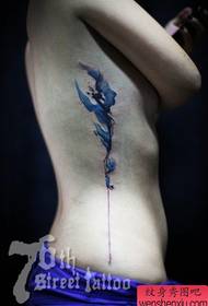 skönhet midja vacker tecknad bläck tatuering mönster