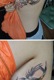 侧腰锦鲤小纹身图案图片