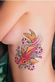 slika seksi ženskega pasu lepega videza vzorca tatoo lignjev