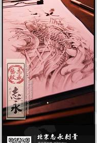 Sketch monochrome traditional squid tattoo pattern