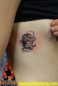 симпатичная талия маленький пингвин татуировки