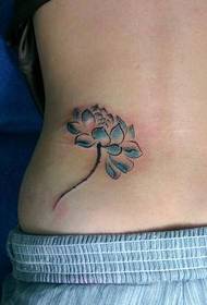 patró de tatuatge de lotus a l'estil de la cintura de la noia